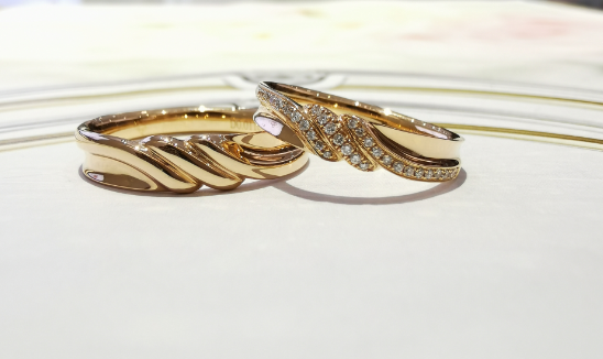 Highly Polished Classic AU750 Anniversary Gold Rings For Couples