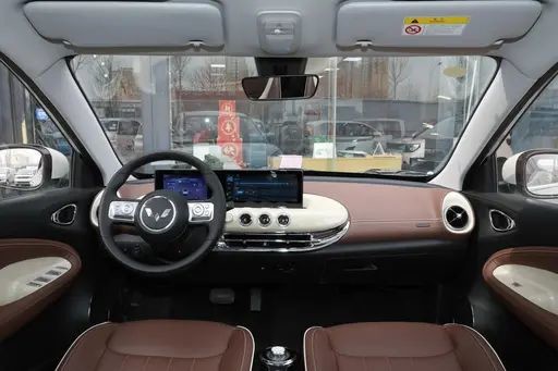 Новое энергетическое транспортное средство One Start Wuling Bingo 4 места Автомобиль Чистая электрическая модель 333KM