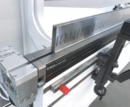 Тормоз прессы CNC УМНОЙ нержавеющей стали гидравлический с осью 4+1