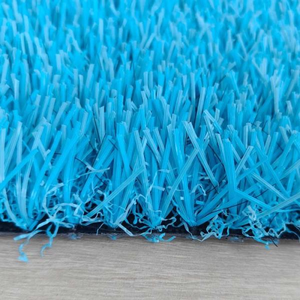 Высота 25 мм 10000 Dtex Антистатическая спортивная искусственная трава с голубой поверхностью и настраиваемой подложкой и покрытием