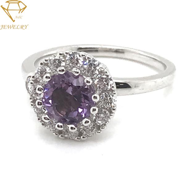 Trendy 18k Diamond Wedding Bands For Women