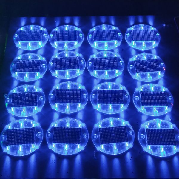 Durable Solar Road Marker Waterproof & Glow in Dark for Road Safety