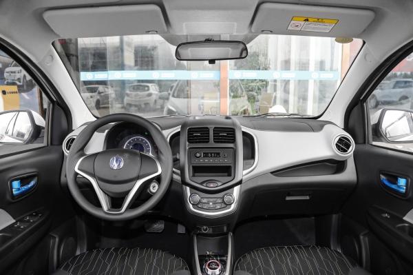Carro com porta traseira Smart EV SUV da E-estrela 301km de New Energy Mini Electric Car Changan Benben