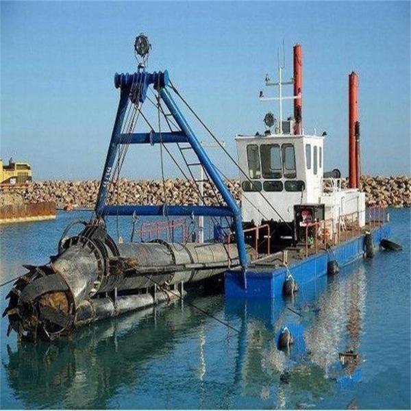Water Flow 3000m3/H 38m Length Diesel Engine Mud Dredger with ISO Certification