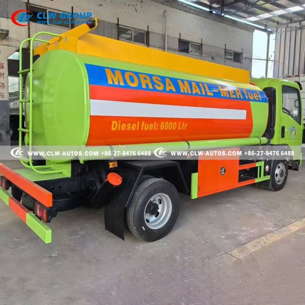 Sinotruk HOWO 4x2 6,000L Fuel Tanker Truck with PTO-Driven Gear Oil Pump and Optional Fuel Dispenser