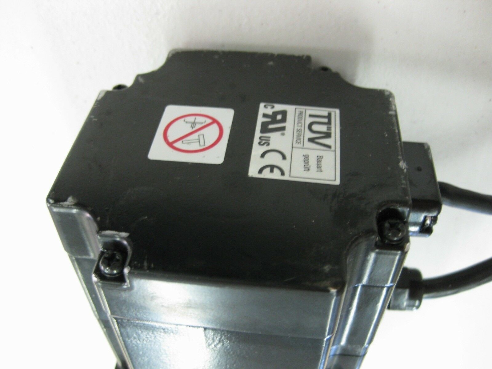 SGMPH-02BAAJ36C   новое 100v 200w первоначальное, черный главный МОТОР 3000RPM 3.0A color.SERVO.