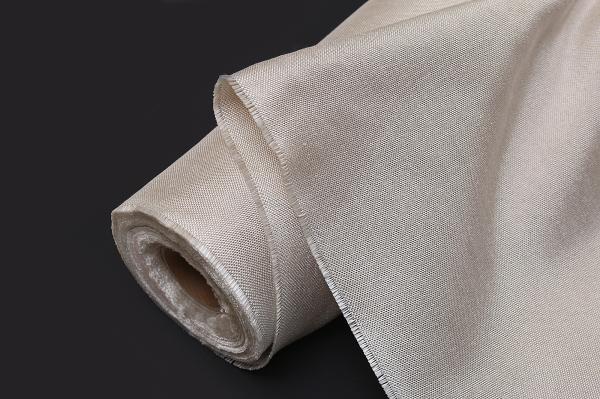 O cetim 1000 alto resistente ao calor de pano 0.7mm Brown da fibra de vidro do silicone de C tece