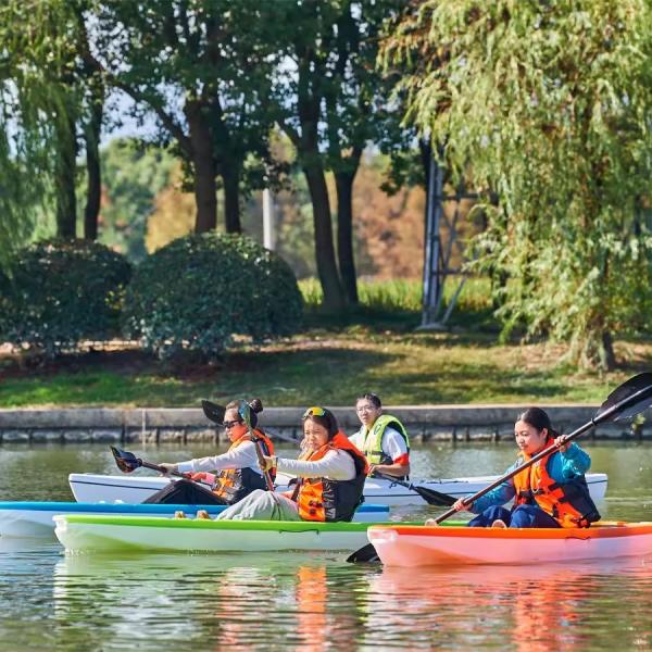 OEM/ODM Factory Price Wholesale Sit On Top 8ft Single Fishing Cheap Plastic Kayak For One Person