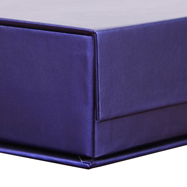 High End Cosmetic Packaging Box Printed Logo Flip Cover Luxury Skincare Subscription Box