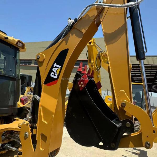 Chargeuse à remorqueuse Cat 420F utilisée pour la construction et l'agriculture