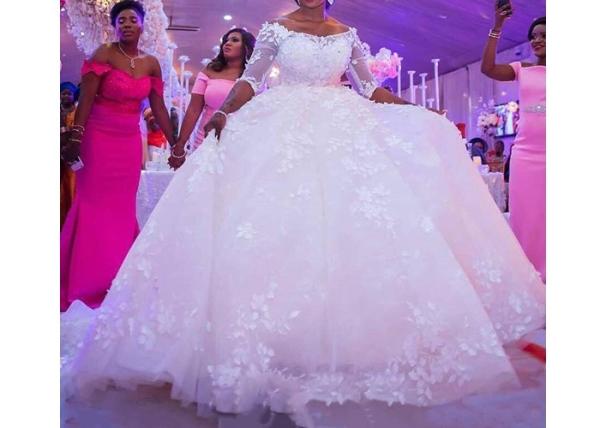 Ivory Half Sleeve Flower Lace Beading Long Tail Bridal Gown / Mermaid Bridal Dress