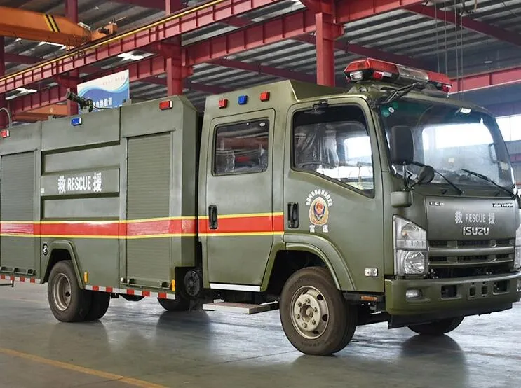 Euro4 Euro5 3000liters 4000liters Water Foam Fire Trucks 700p