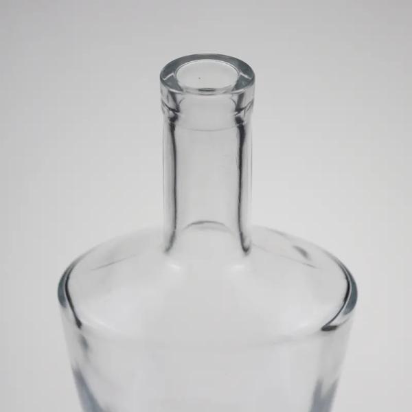 Glass Body Material Custom Glass Bottle for 700ml Super Flint Vodka Spirits Whisky Brandy