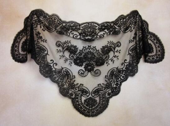 Black  Spanish style veils and mantilla Catholic chapel lace - Mid-size