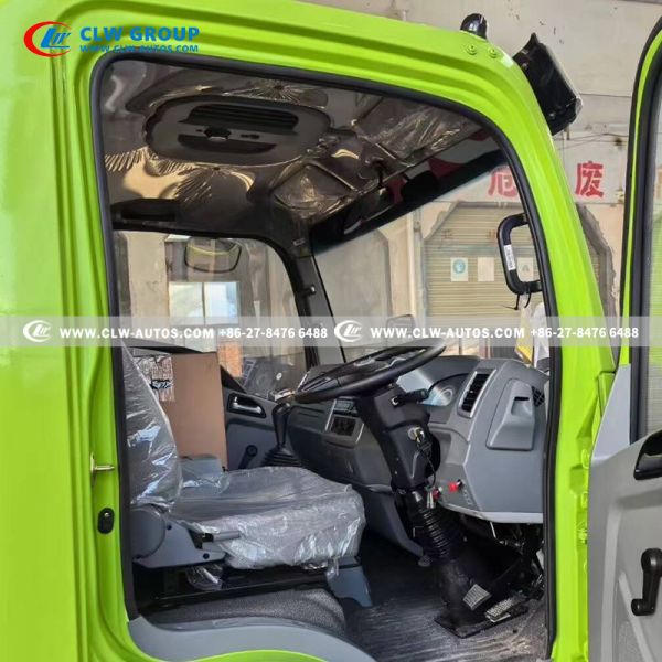 Sinotruk HOWO 4x2 6,000L Fuel Tanker Truck with PTO-Driven Gear Oil Pump and Optional Fuel Dispenser