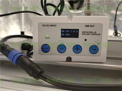 A barraca 2x2 da placa de um quantum de 240 watts conduzida cresce a luz