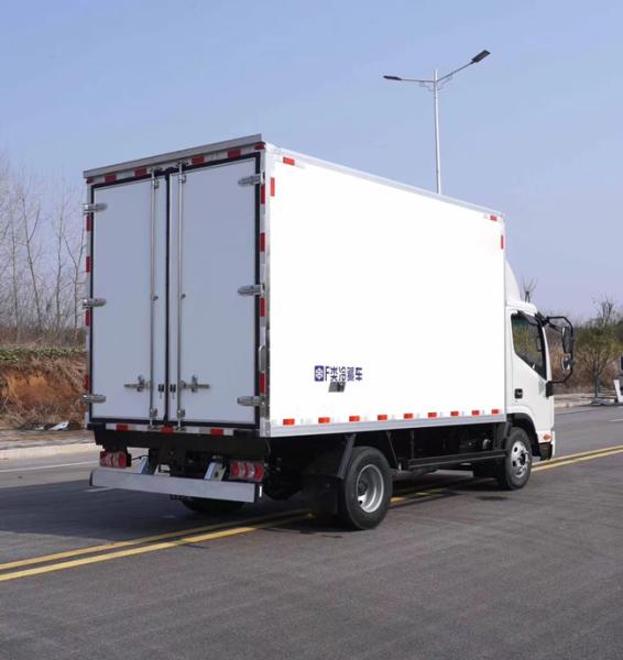 4x2 JAC 4.2M 5 Tons Refrigerator Trucks  Freezer Van Refrigerator Truck Wagon for Sales