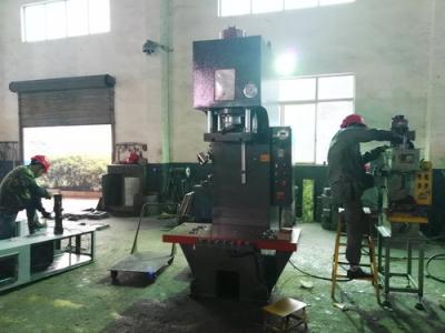 Steel Bar Straightening hydraulic press machine 100T Bending Force  900mm Stroke