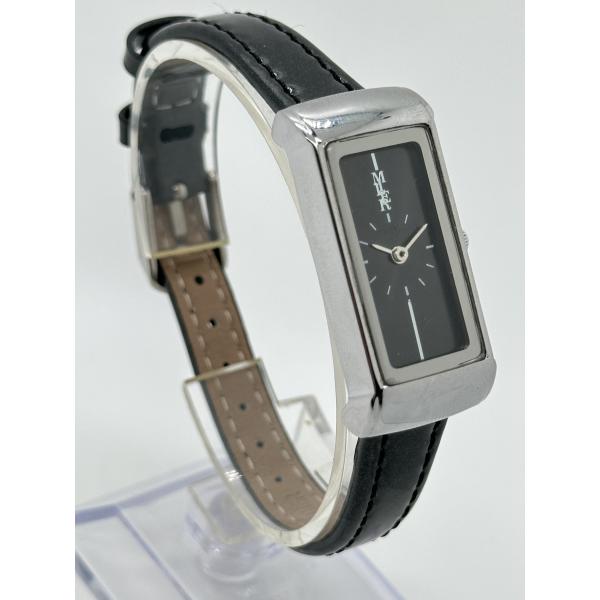 Classique en cuir gravé, ceinture de quartz, montre de 30 mètres résistante à l'eau.