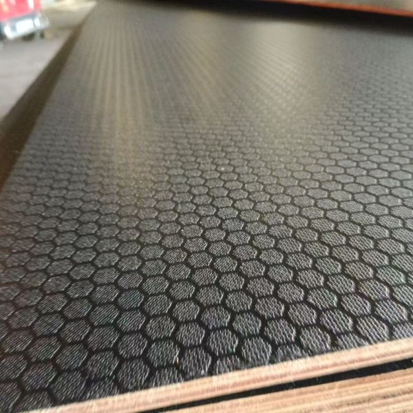 18mm Anti Slip Plywood Sheets 1220x2440mm Plywood For Concrete Formwork