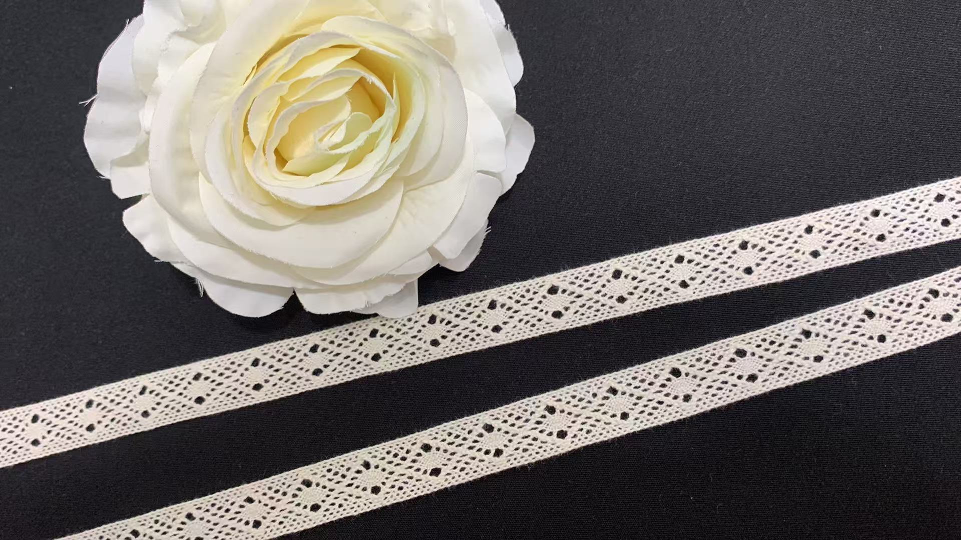 1.5cm Cotton Crochet Lace Trim with Symmetrical Hollow Geometric Shape and Soft Hand Feel for Garment Trimming