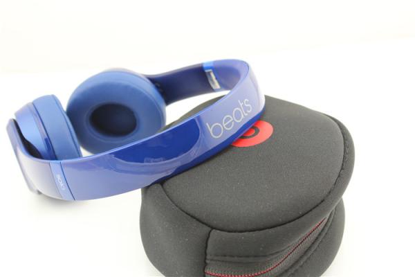 Beats Solo2 Gloss Blue Headphones  Beats By Dre Wired Headphones with seal box
