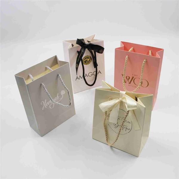 FSC 250gsm Cosmetics Perfume Shopping Printed Paper Gift Bags With Ribbon Handles