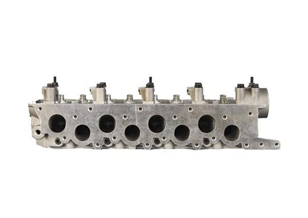 HYUNDAI D4BH 4D56T 4D56TD Car Engine Cylinder Head MD303750 MD348983 MD351277