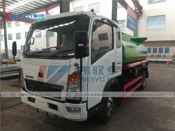 Caminhão de petroleiro da gasolina da condução à direita 5000L de Howo 160hp