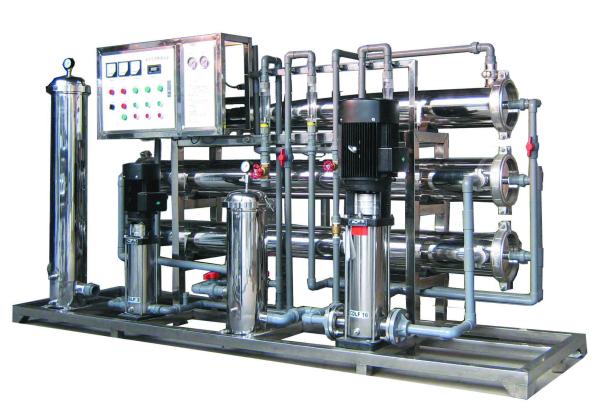 PLC Controlled Industrial Water Treatment System Wall Mounted And Pure Water For Commercial Or Industrial