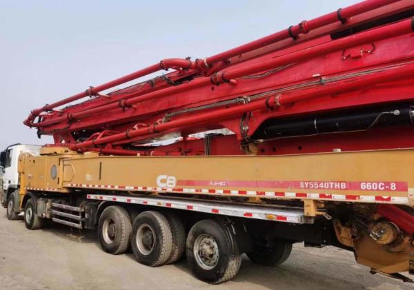 Camión de bombeo de hormigón de 66 metros 5 secciones de boom 2330 horas de bombeo con tecnología avanzada