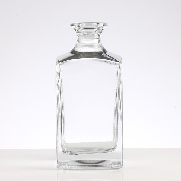 Botella de vino cuadrada de gran capacidad hecha de vidrio con logotipo personalizado y diseño transparente