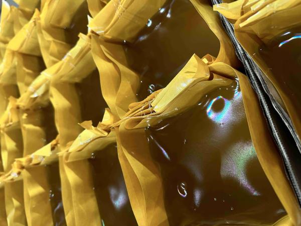 Multicolor Rubber Hot Melt Blocks Adhesive Glue For Label Stickers