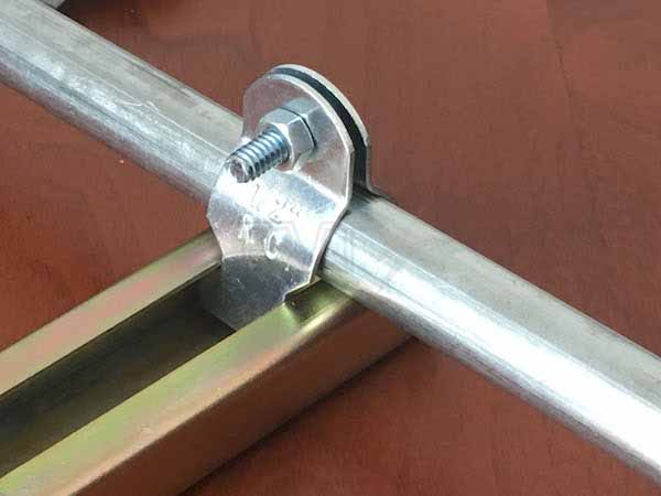 RC Clamp Galvanized GI Steel Conduit Strut Clamp / Conduit Clip Fit 35mm * 19mm Unistrut