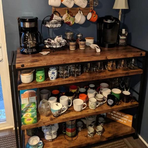 Modern Design Style Cabinet for Wine and Liquor Display in Living Room Organization