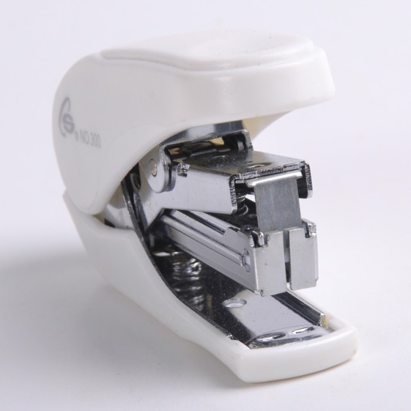 Wholesale mini stapler office stationery 24/6 plastic mini stapler