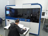 Equipamento de moldagem de semicondutores de poupança de energia