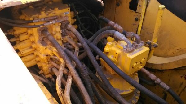 Used KOMATSU PC300-7 excavator