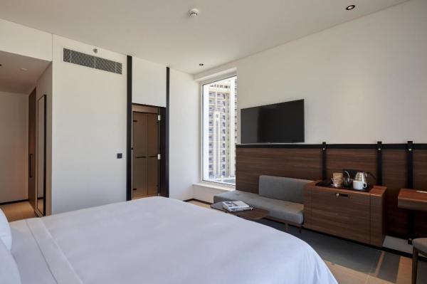Banlung furniture supplier from china hotel furniture factory for Modern bedroom sets used metal wood headboard bed