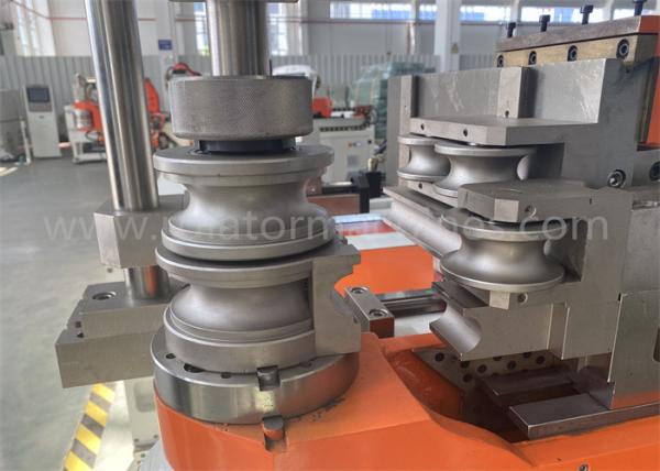 Machine de pliage de tuyaux entièrement automatique avec servo-entraînement électrique pour la production à haute charge
