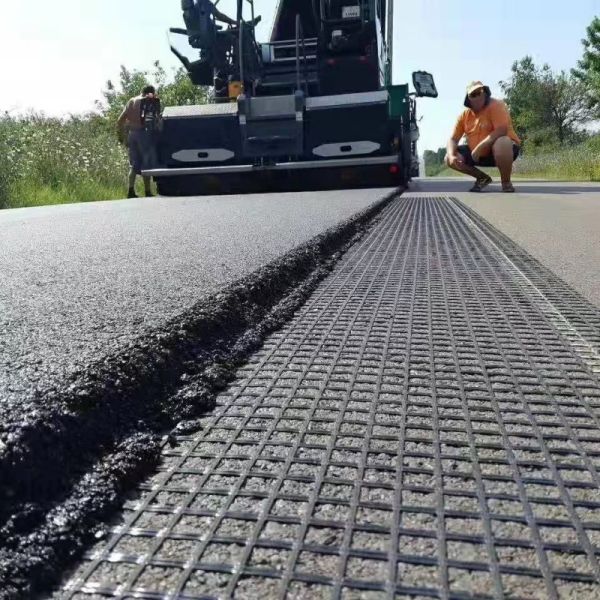 Durable Fiberglass Geogrid Pavement Reinforcement Long Life Geosynthetic Material
