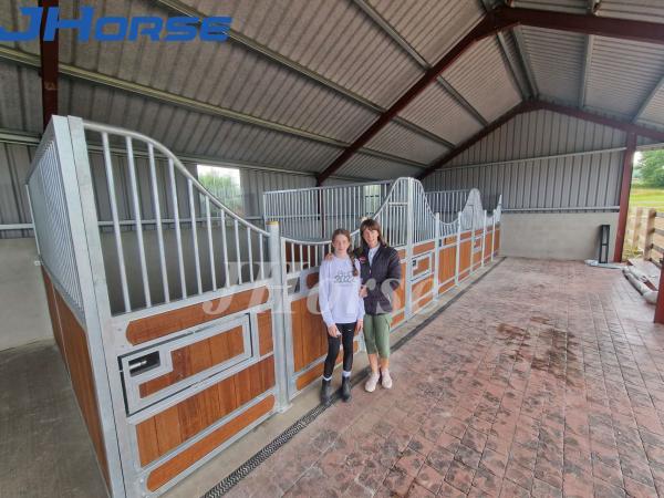 Customized Color Horse Stable Panels Standard Full Bamboo With Steel Frame Swing Door
