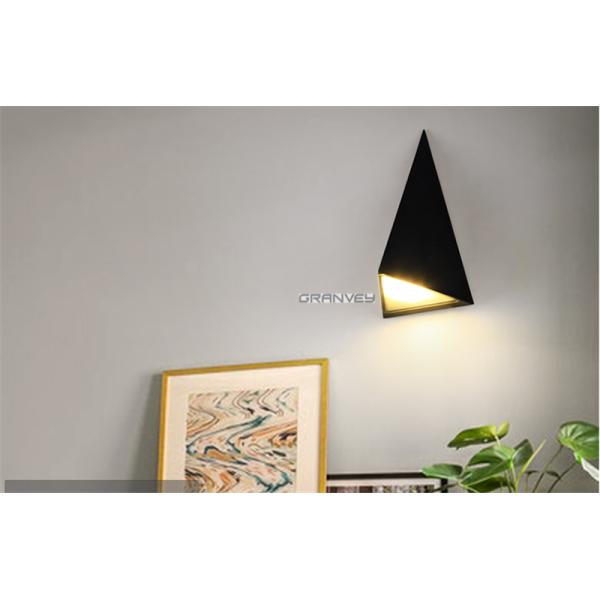 9W Triangle Waterproof LED Wall Mounted Light For Interior Exterior Usage
