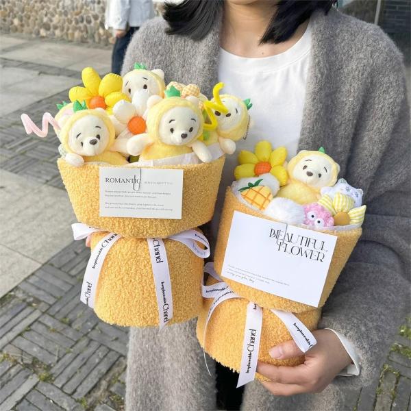 Pineapple Bear Plush Doll Flower Bouquets Given to Girlfriends as Birthday Gifts and Graduation Gifts on May 20th and Qixi Festival Valentine's Day