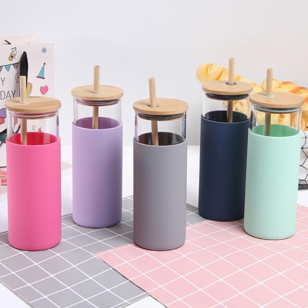 Clear Color Portable Sturdy Silicone Covered Glass Water Bottle Glass Drinking Tumbler With Straw And Bamboo Lid Customized Logo Stylish Design