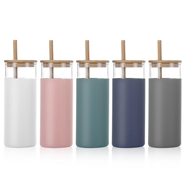 Reusable Design 20oz 17oz Water Bottle Residential Glass Juice Tumbler Glass Drinking Bottle With Silicone Sleeve Eco Friendly Stylish