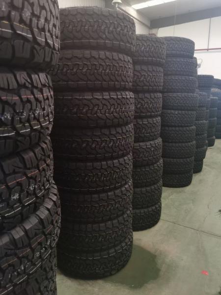 Penumatic Off Road Military Vehicle Tires 37 12.5 R16.5