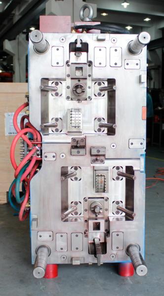 hot runner mold Polishing Custom Plastic  Injection Molding In Automotive Industry
