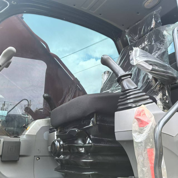 22 Ton Used Doosan Excavator Dealer DX225 DL06 High Torque