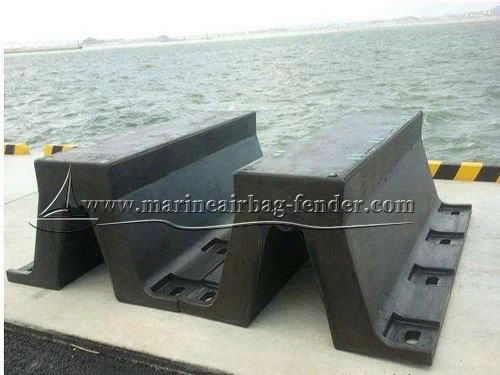 Bolted Arch Marine Rubber Fender Weather Resistant For Dock Protection